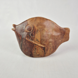 Vintage handgemaakte keramische bloemensteker vis