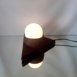 Brutalist wand- of tafellamp | Wandlamp driehoek | Keramische tafellamp
