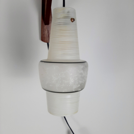 Jaren 50 wandlamp | hout met glazen kapje