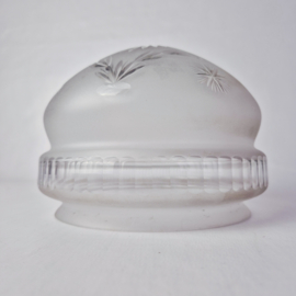 Glazen lampenkap met geslepen sterdecoratie
