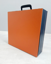 Jaren 70 oranje/blauwe LP koffer met foldersysteem