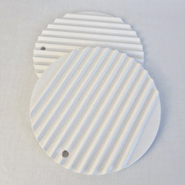Vintage Jaren 80 wit geribbelde onderzetters in de stijl van Copco