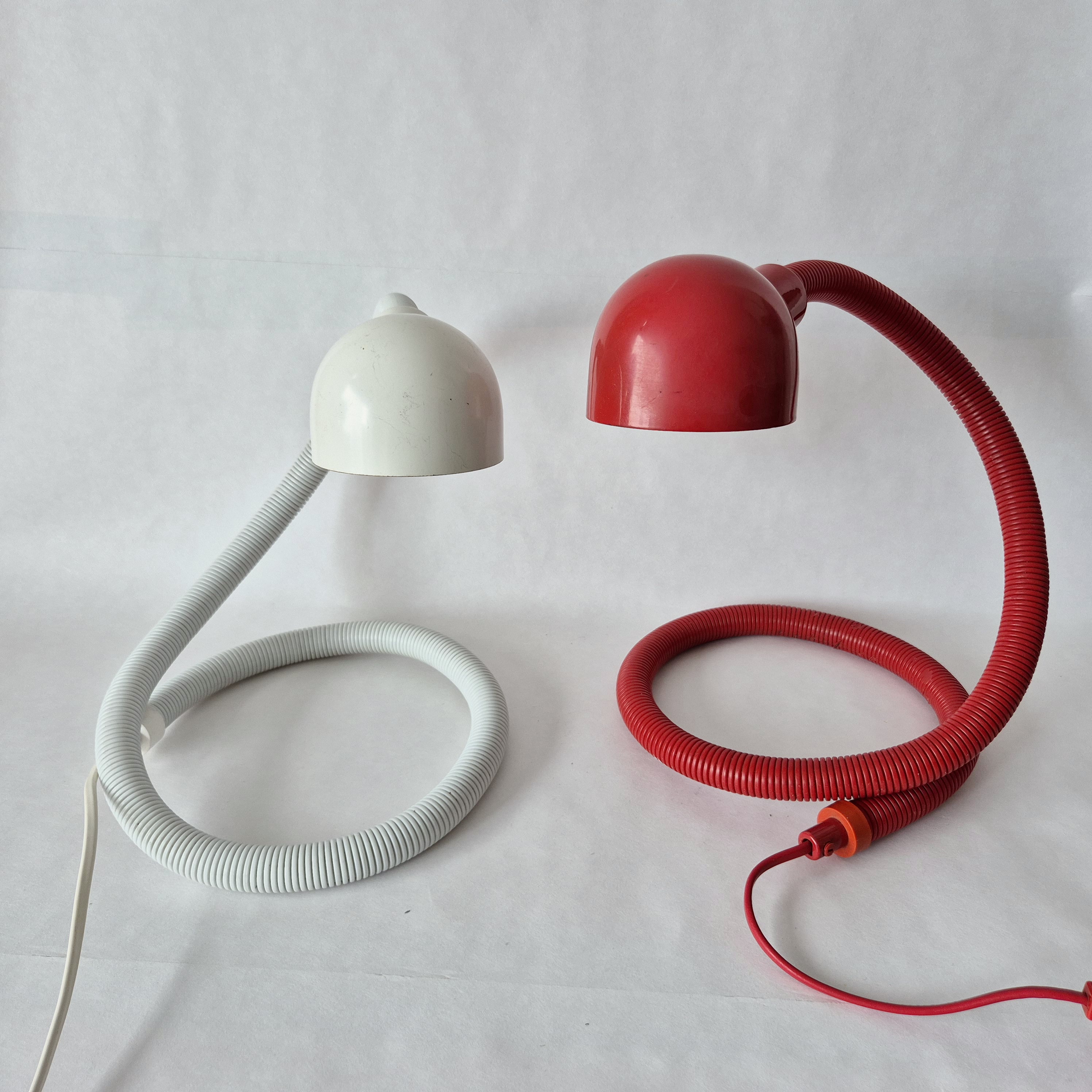 Snake lamp van Isao Hosoe | Valenti - Tafellamp - Hebi | Vintage slangenlamp | Snake lamp rood of wit