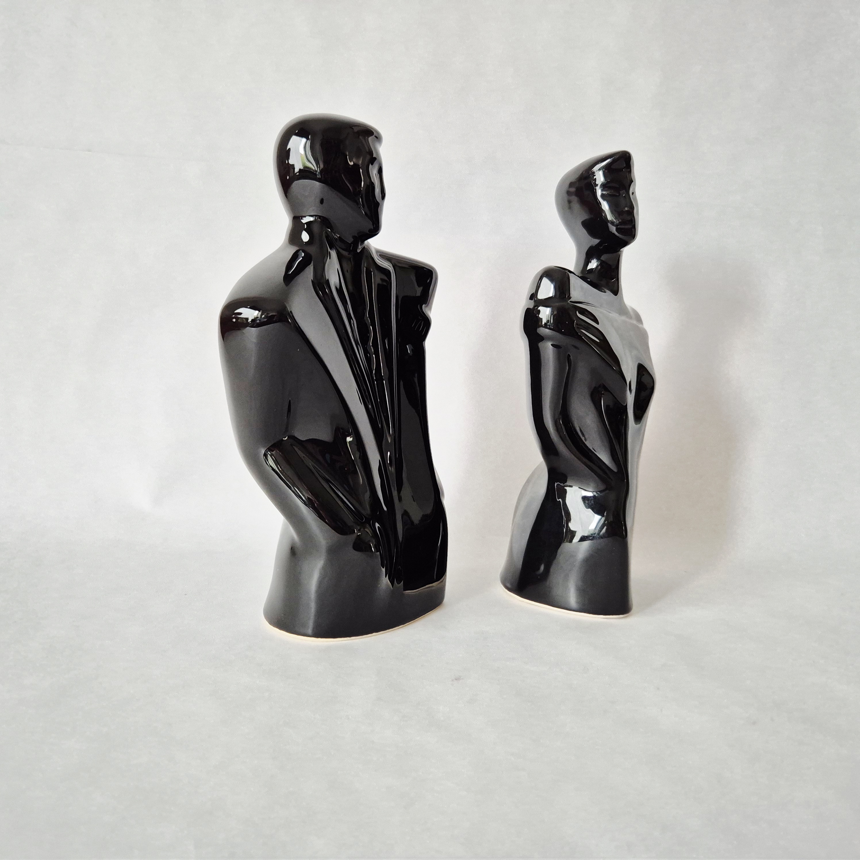 Jaren 80 keramische beelden man vrouw | Vintage beelden Memphis stijl | Lindsey B Balkweill style figurines