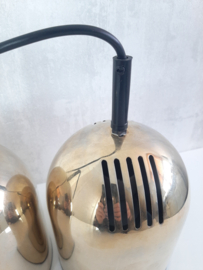Set van 2 vintage hanglampen Vrieland design met goudkleurige lampenkap, 80s design