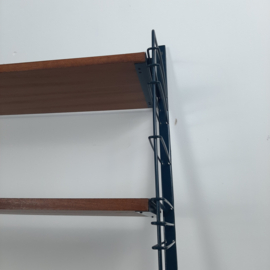 Vintage wandrek, boekenrek in Tomado-stijl