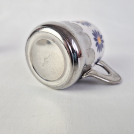 Vintage espresso kopjes met bloemen