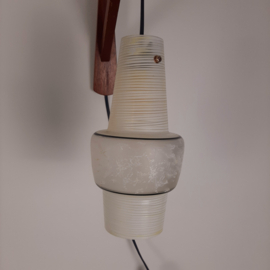 Jaren 50 wandlamp | hout met glazen kapje