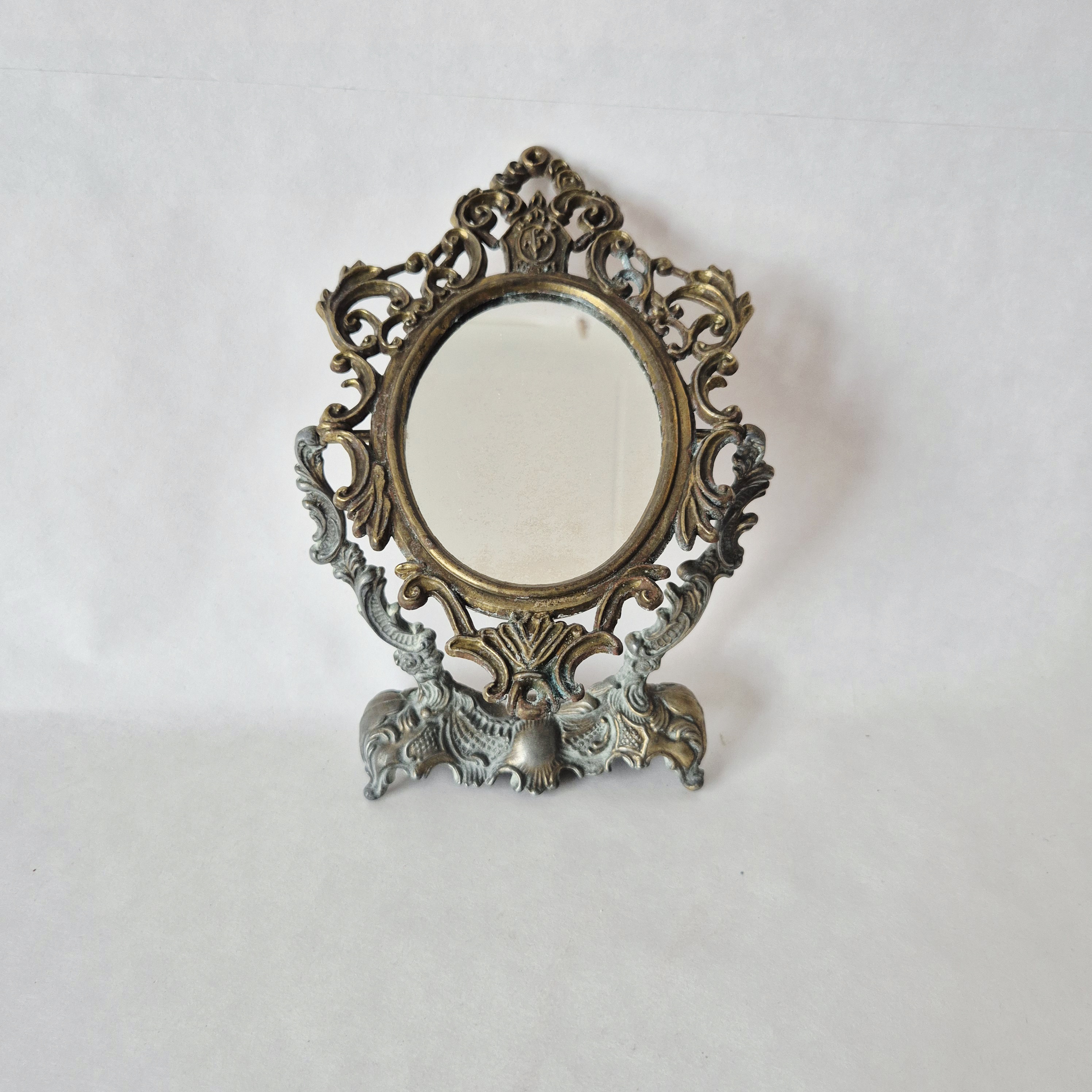 Vintage messing make-up spiegel | Tafel spiegel | Spiegel met barok design | Tafelspiegel Italiaans design