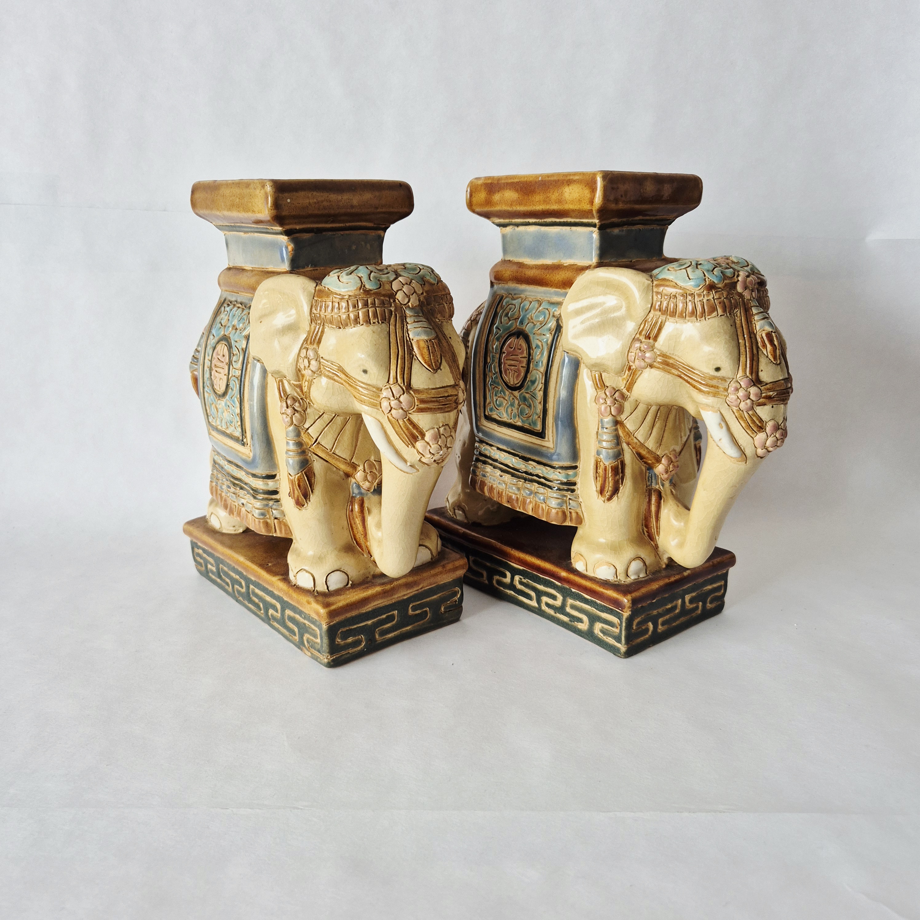 Plantenstandaard olifant | Keramische plantentafel olifanten