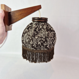 Vintage wandlamp met stoffen kap en franjes
