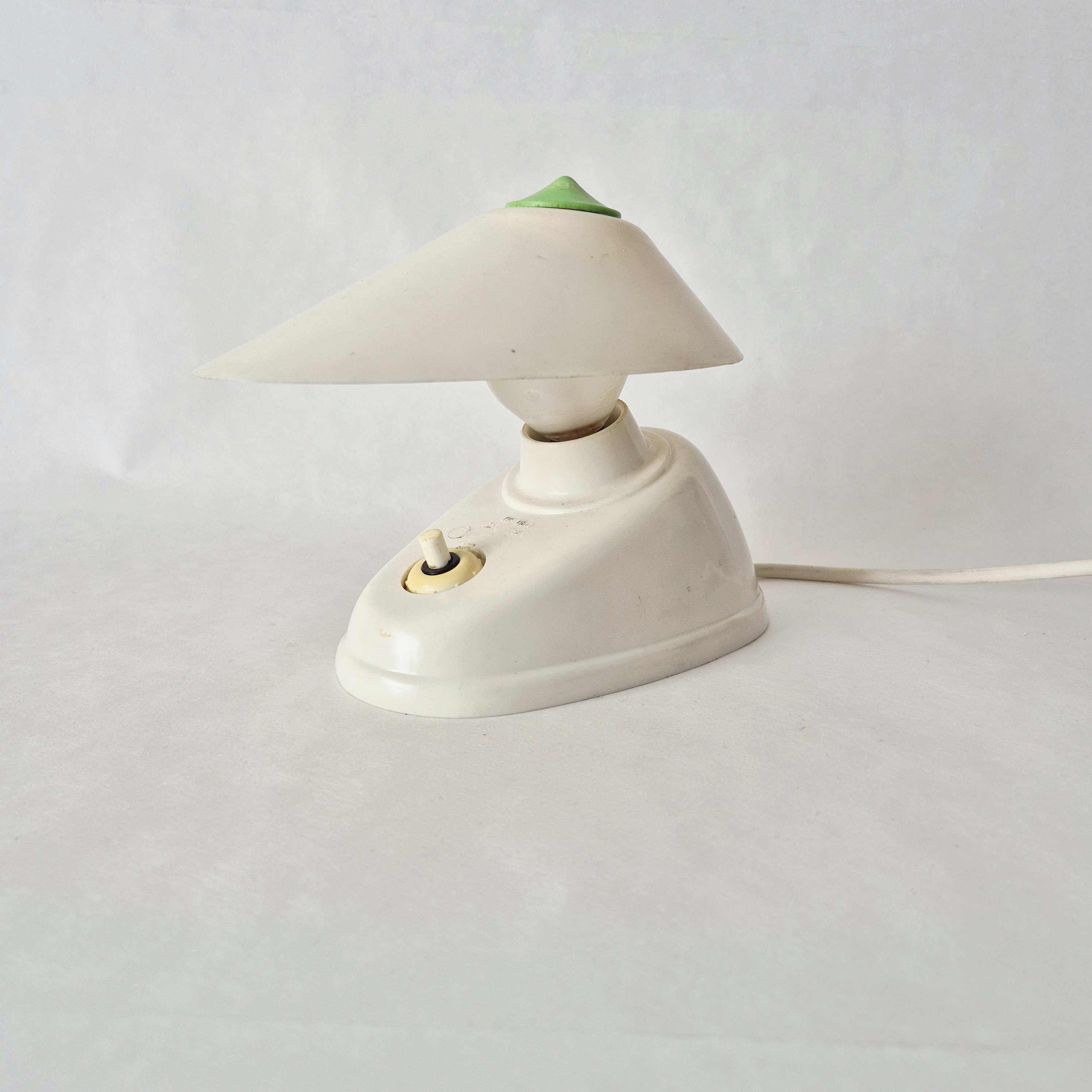 Bauhaus bakelieten tafel of wandlamp | Ontworpen in 1930 door het Bauhaus-team