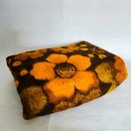 Jaren 70 oranje met bruine deken | Vintage deken met bloemen | Ibena relax Dolan