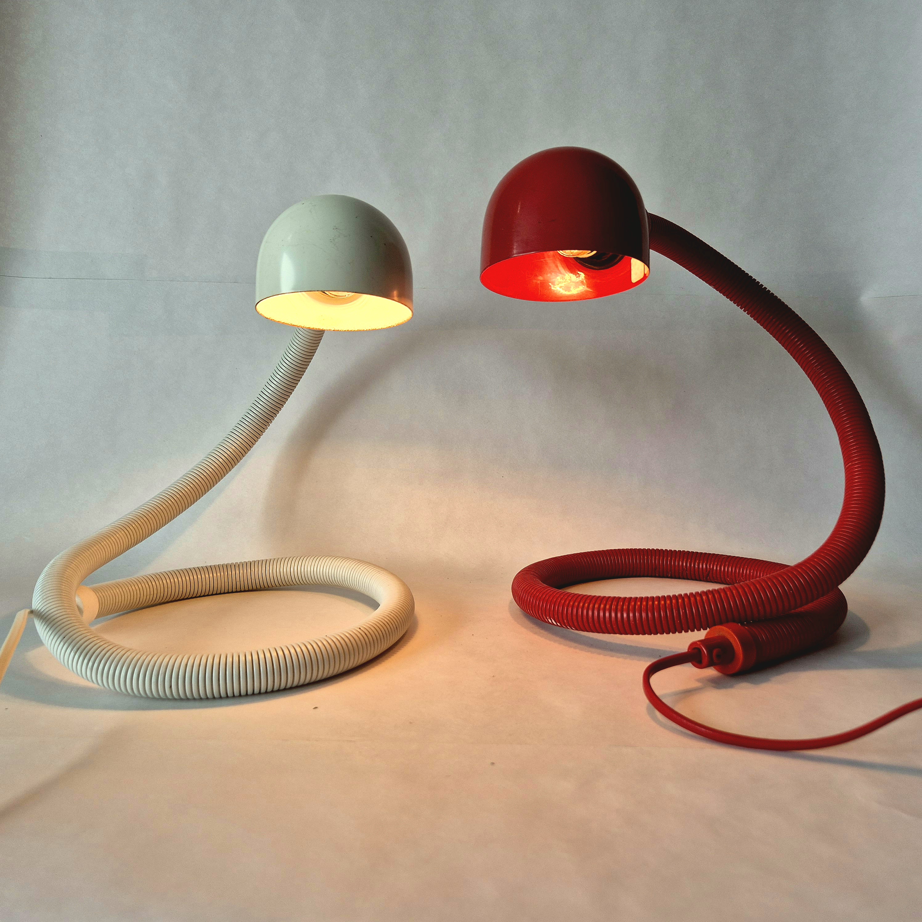 Snake lamp van Isao Hosoe | Valenti - Tafellamp - Hebi | Vintage slangenlamp | Snake lamp rood of wit