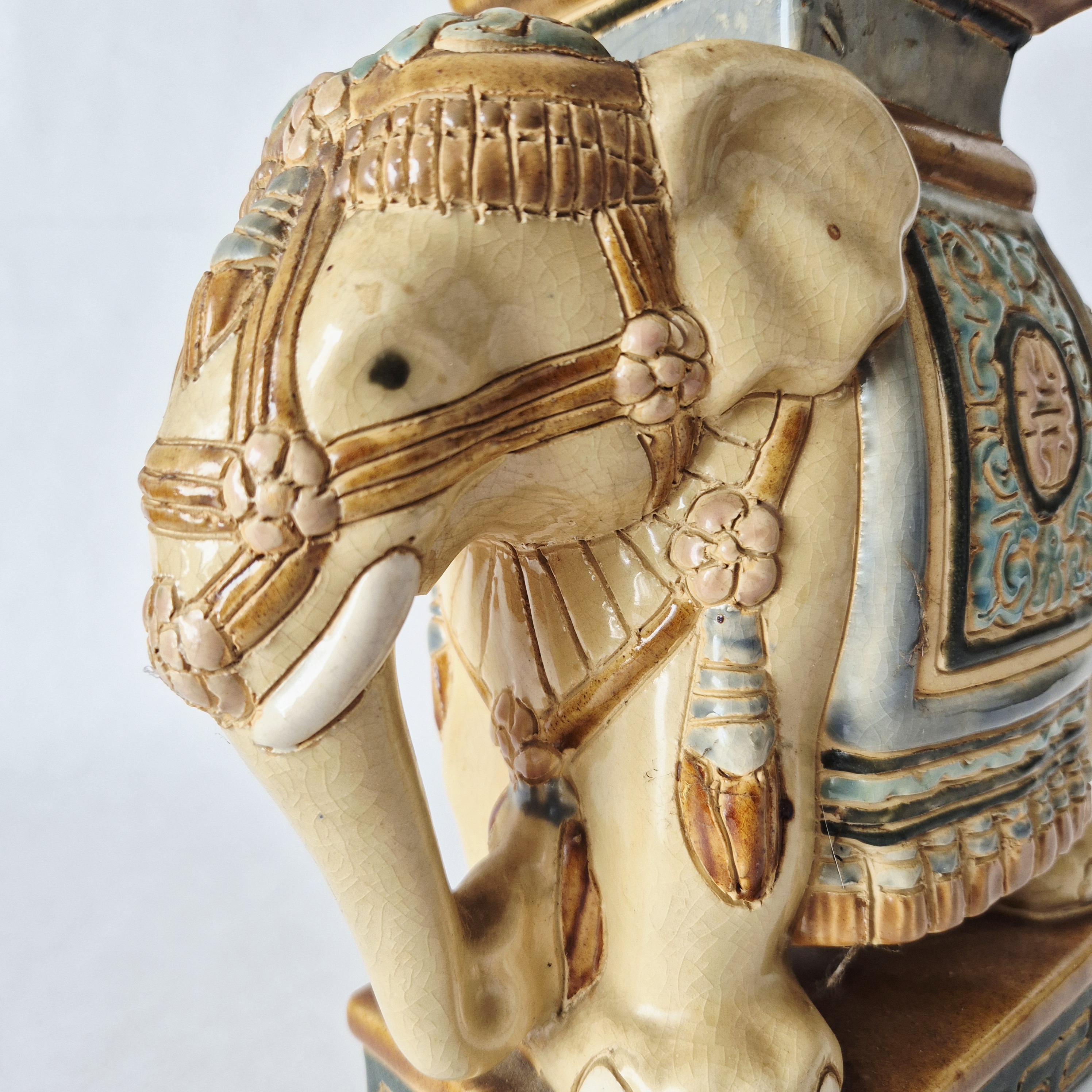 Plantenstandaard olifant | Keramische plantentafel olifanten