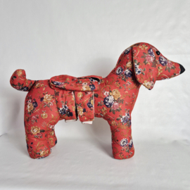 Vintage stoffen hond | Knuffel rood met bloemenprint