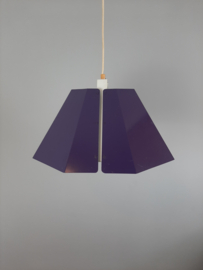 Paars metalen hanglamp, toegeschreven aan Hans Agne Jakobsson, Svera, mid century modern Zweden