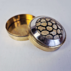 Vintage pillendoosje met inleg | Messing doosje met kruk