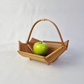 Bamboe fruitmand uit de jaren 60