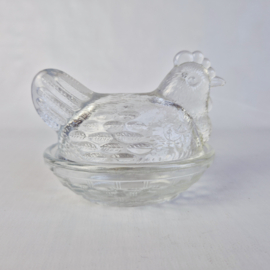 Vintage glazen dekschaal 'Hen on nest'