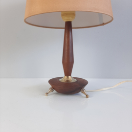 Vintage tafellamp | Jaren 60 lamp met messing en teak | Lampenvoet