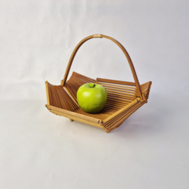 Bamboe fruitmand uit de jaren 60