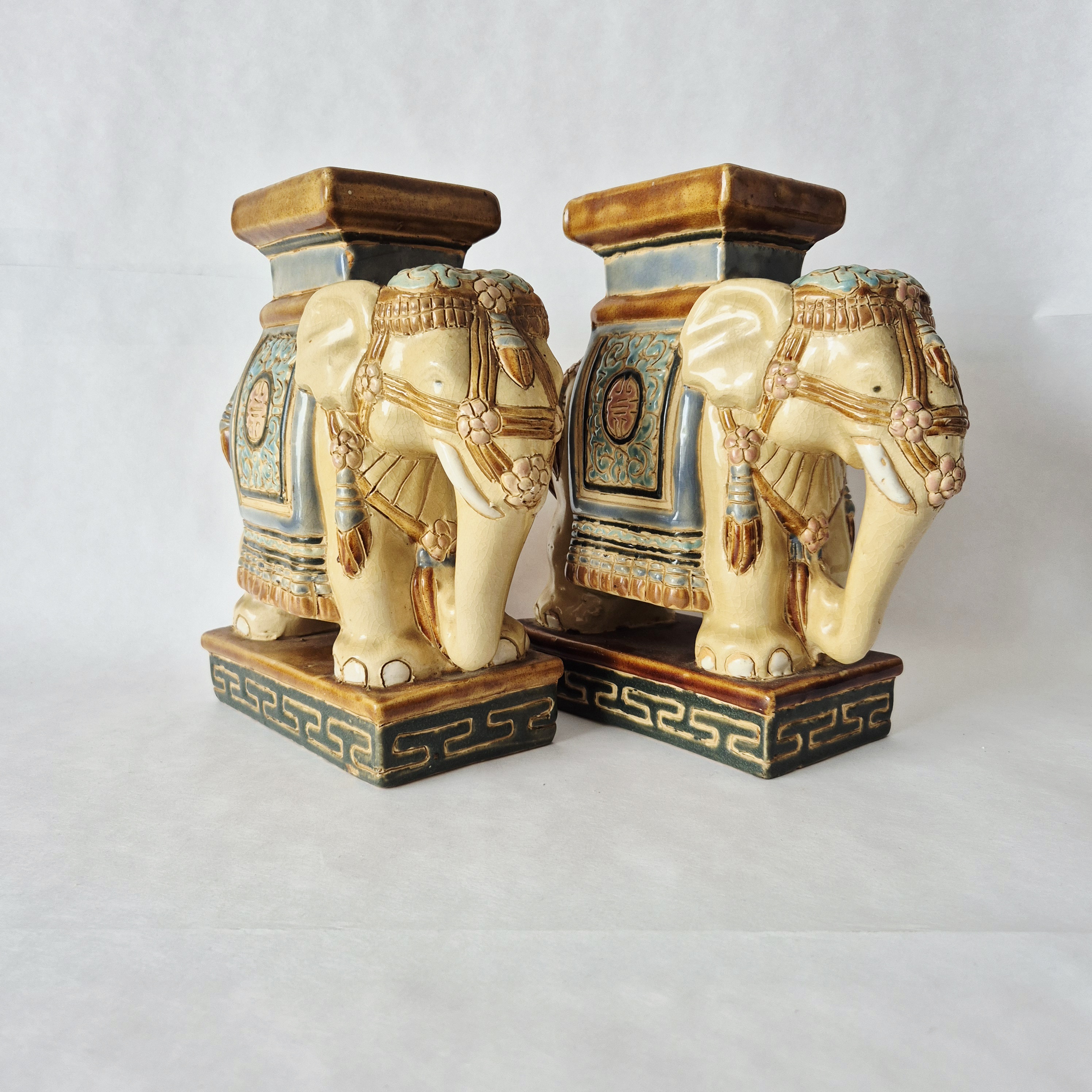 Plantenstandaard olifant | Keramische plantentafel olifanten