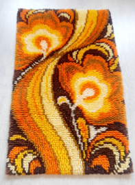 Vintage jaren 70 geknoopt kleed | Wandkleed | Badmat | Oranje-bruine mat