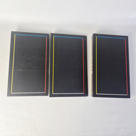 Fotoboek uit de Jaren 80 in Memphis Stijl
