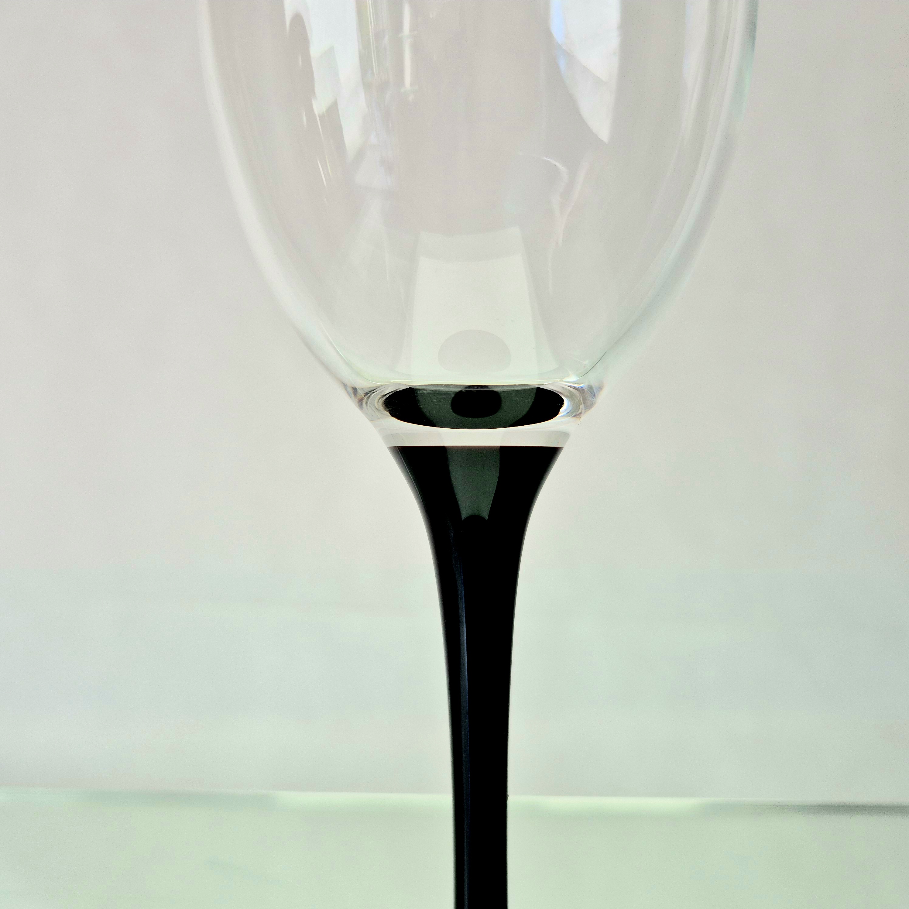 Set Luminarc wijnglazen met zwarte voet | Vintage glazen | Set van 6 glazen