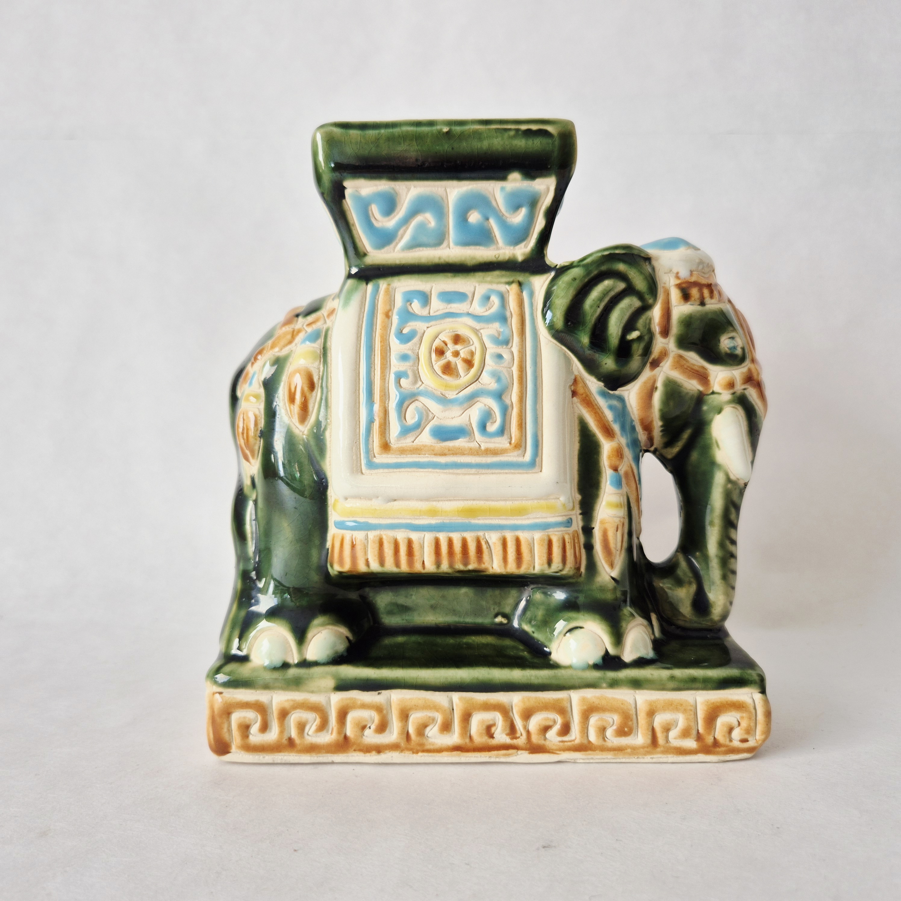 Plantenstandaard olifant | Keramische plantentafel olifant