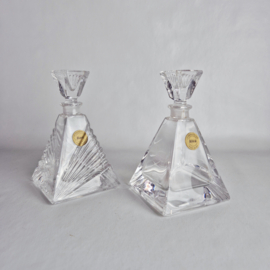 Set van 2 vintage kristallen piramide karaffen | Riva en Bari