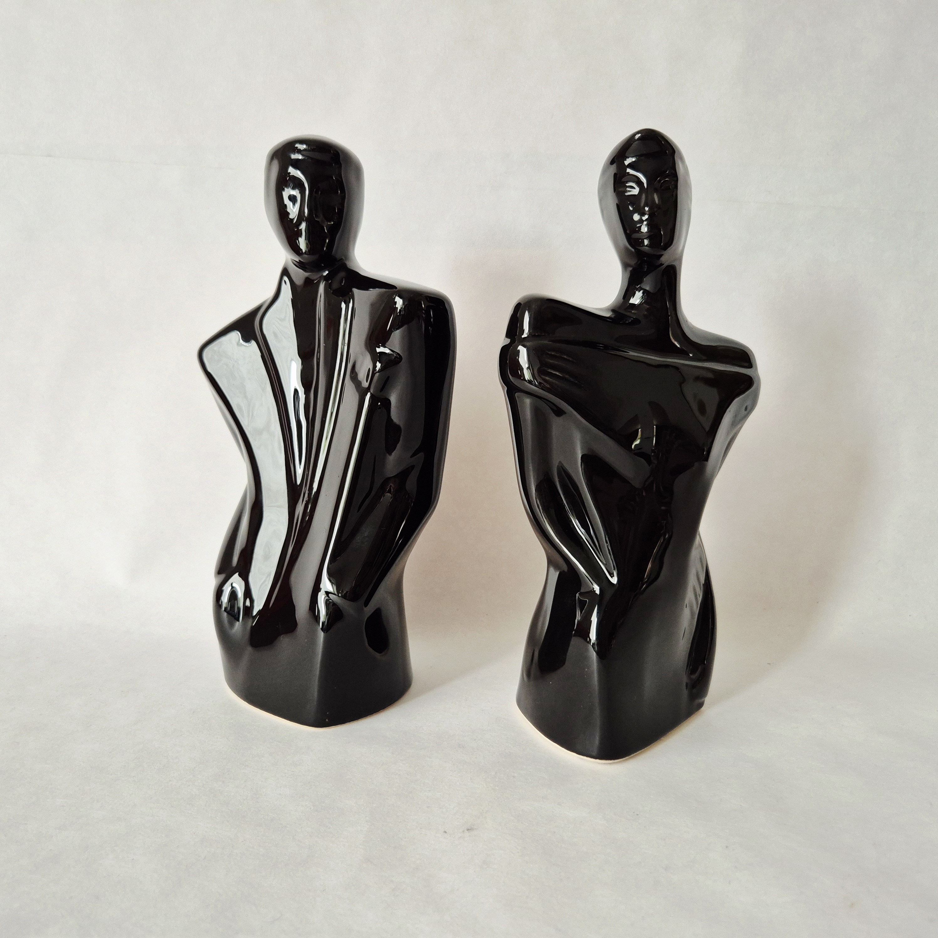 Jaren 80 keramische beelden man vrouw | Vintage beelden Memphis stijl | Lindsey B Balkweill style figurines