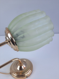 Vintage wandlamp met groen gewolkt glas