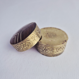 Vintage pillendoosje | Messing met houten inleg sieradendoosje