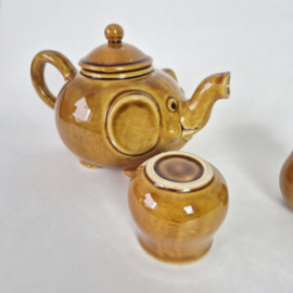 Jaren 70 theeservies Olifant