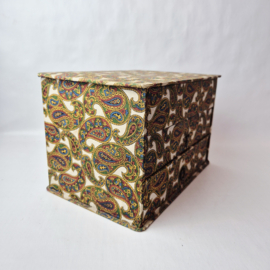 Vintage stoffen ladekastje met paisley print