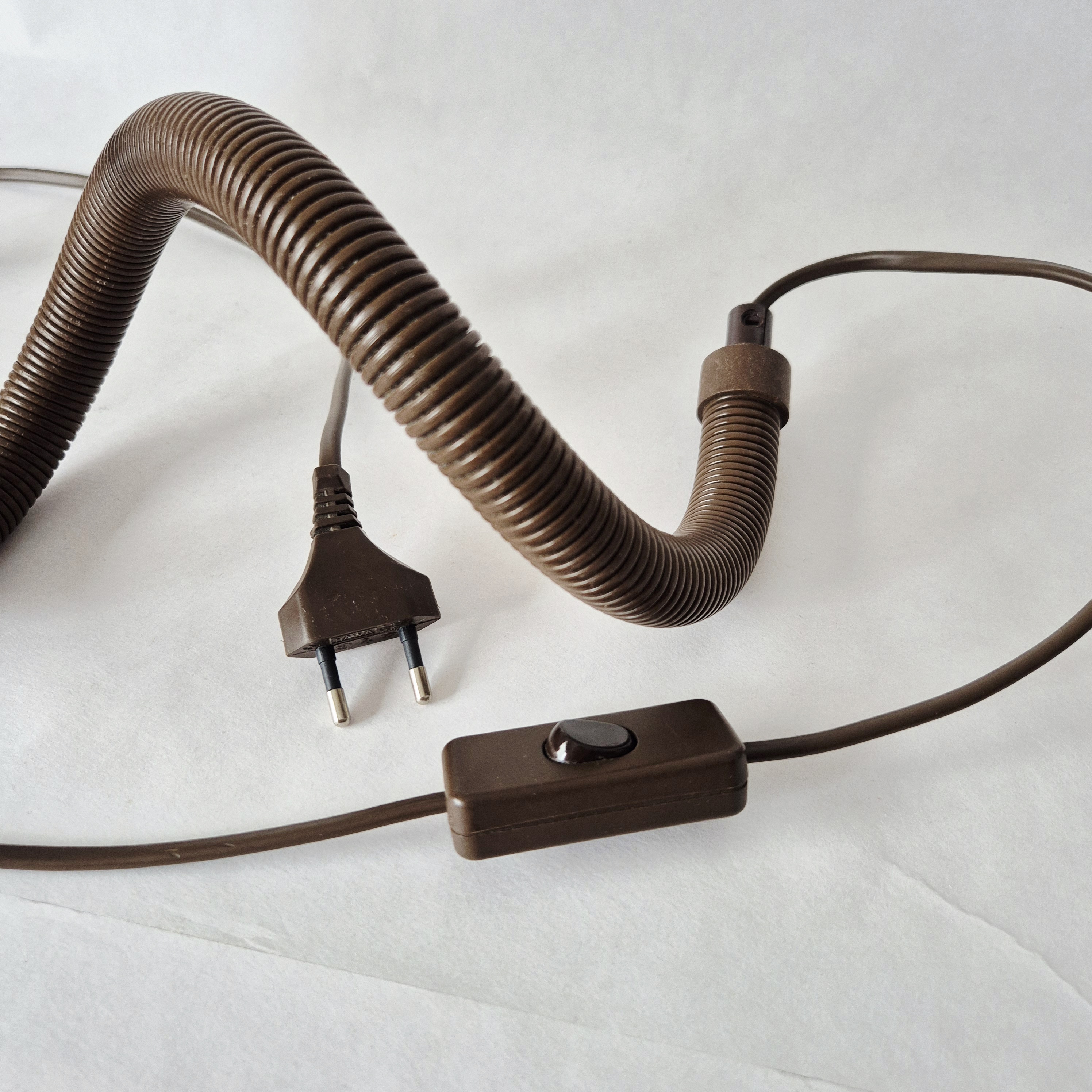 Snake lamp van Isao Hosoe | Valenti - Tafellamp - Hebi | Vintage slangenlamp | Snake lamp bruin | Y2K Lighting
