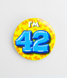 Button ''42 jaar'' (Klein)