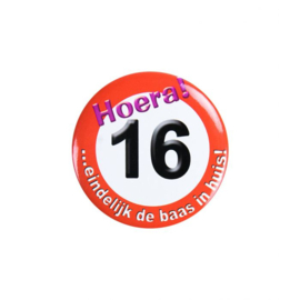 Button ''Hoera 16 jaar'' (Klein)