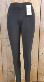 Donker Grey