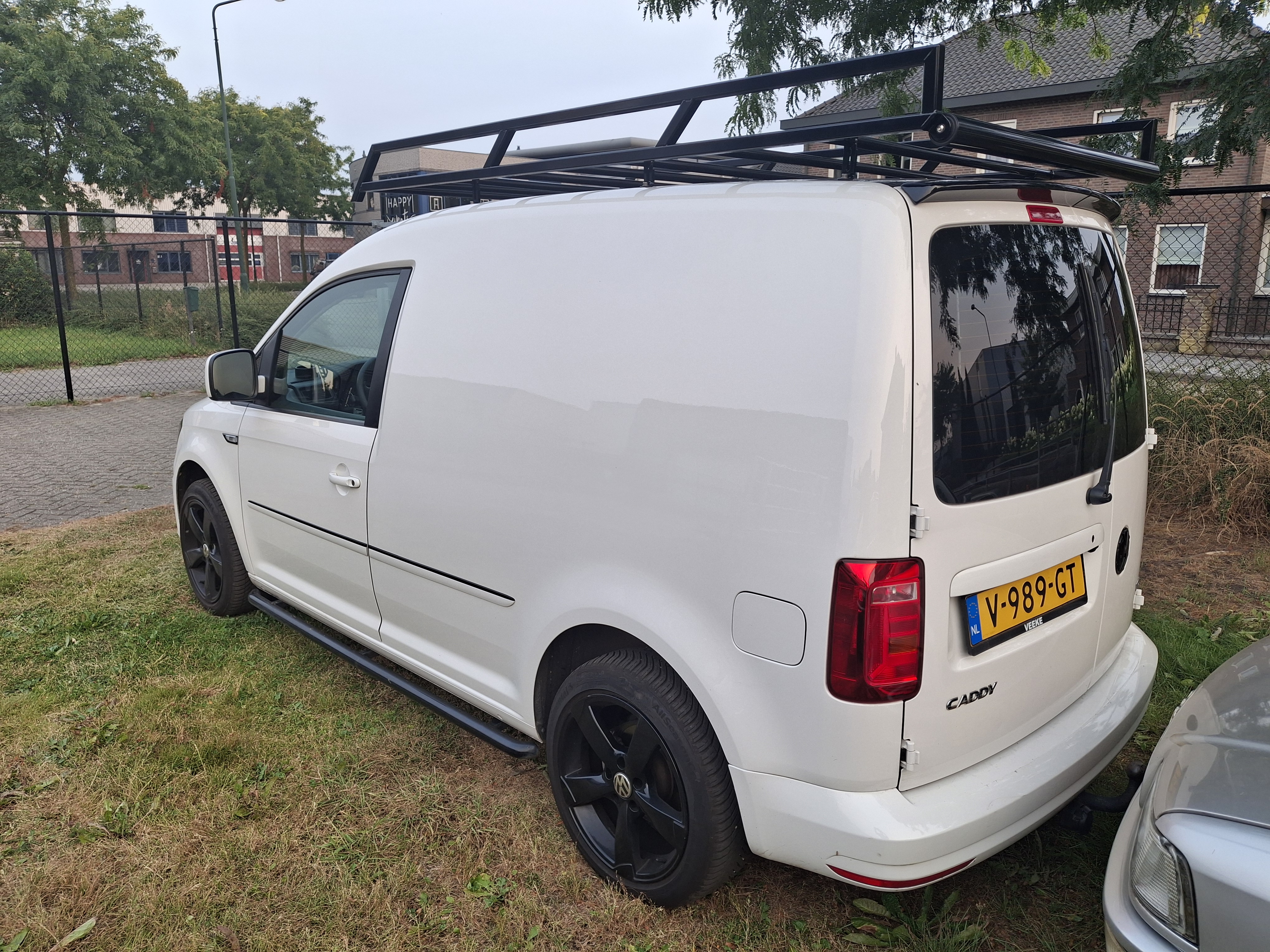 4. VW Caddy 2.0 tdi bj 2017