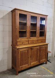vitrinekast met karakter – strak design