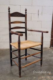 Set van 2 Antieke Stoelen met Armleuningen – Sierlijk & Uniek