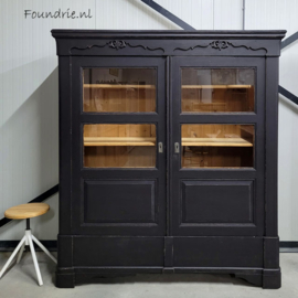 Antieke Vintage vitrinekast | Foundrie