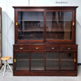 Stoere grote glas Vitrinekast/ Winkelkast