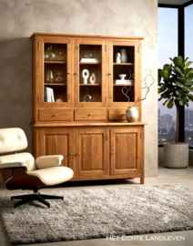 vitrinekast met karakter – strak design