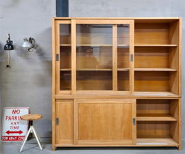 Unieke grote Vintage Schoolkast – Biologie Kast