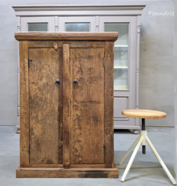 Ze zijn er weer !!!  landelijke kast van rustiek hout