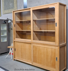 Unieke grote Vintage Schoolkast – Biologie Kast